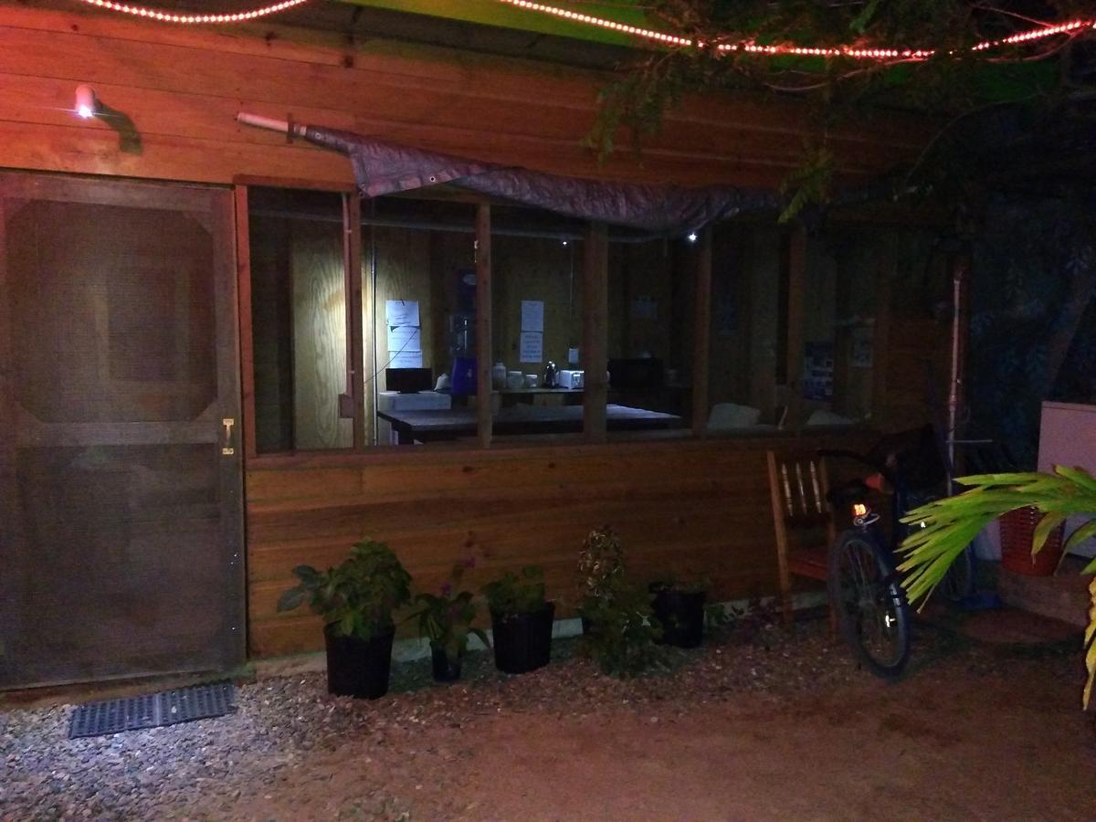 Placencia Hostel Экстерьер фото